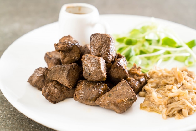 steak de bœuf aux légumes