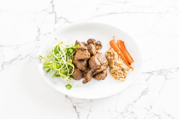 steak de bœuf aux légumes