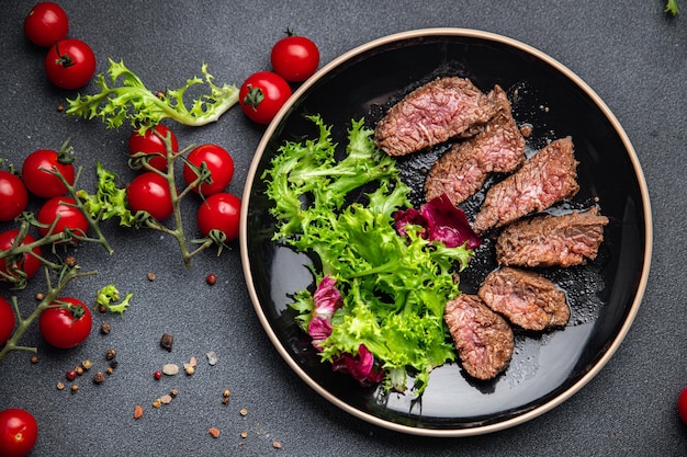 steak de boeuf pièce de viande frite rare torréfaction repas sain nourriture collation sur la table copie espace nourriture