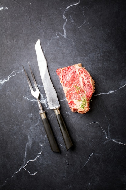 Photo steak de boeuf à la viande fraîche crue.