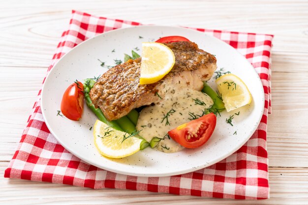 steak de poisson vivaneau grillé