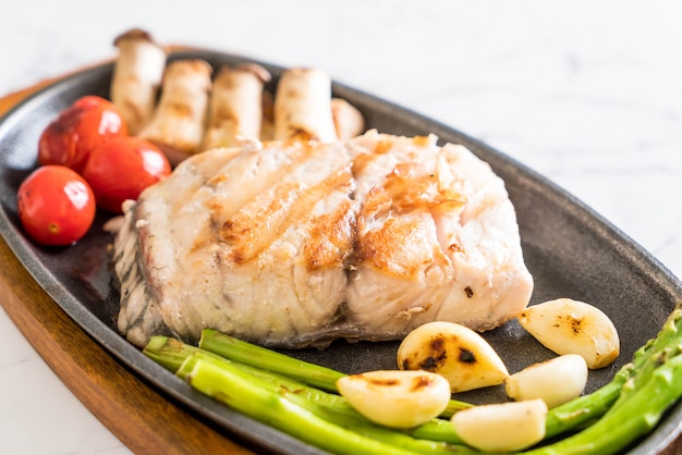 steak de poisson vivaneau grillé