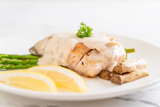 steak de poisson vivaneau grillé