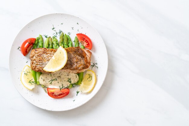 steak de poisson vivaneau grillé