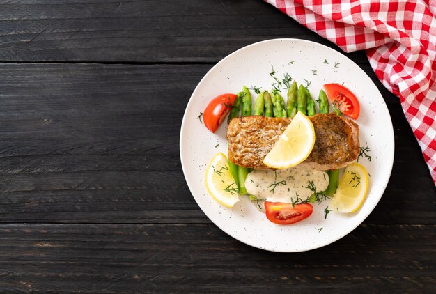 steak de poisson vivaneau grillé