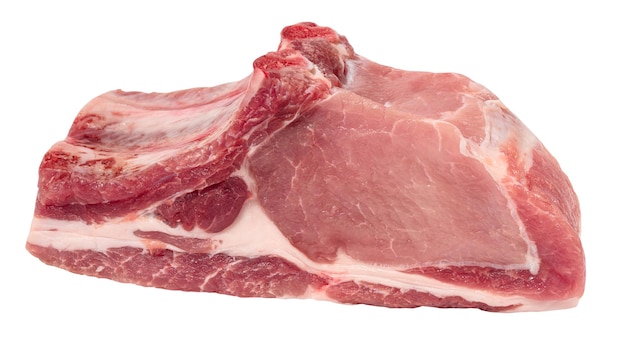 Steak de porc cru sur l'os isolé sur fond blanc