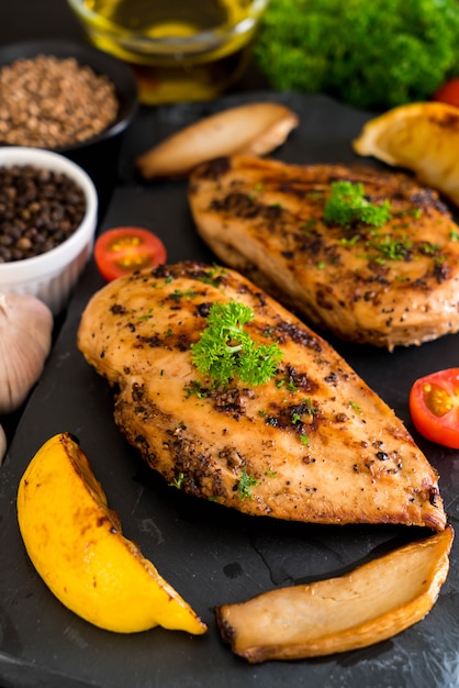 steak de poulet grillé