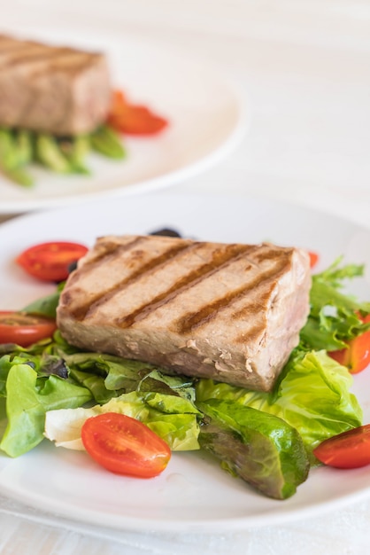 steak de thon à la salade