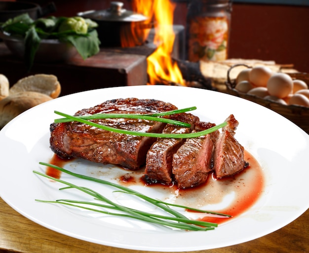 Steak de viande au barbecue