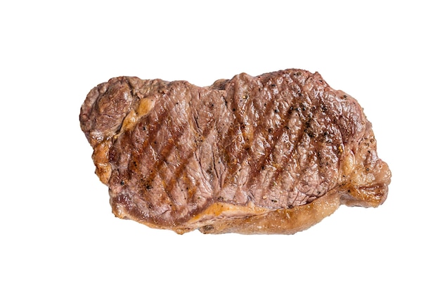 Steak de viande de bœuf contre-filet de New York grillé isolé sur fond blanc