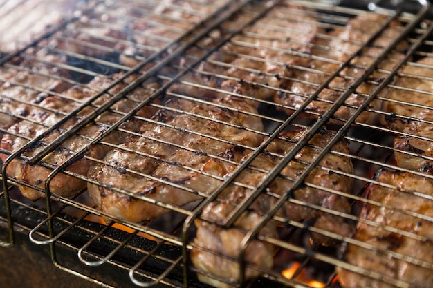 Steak de viande de jus au barbecue grillé