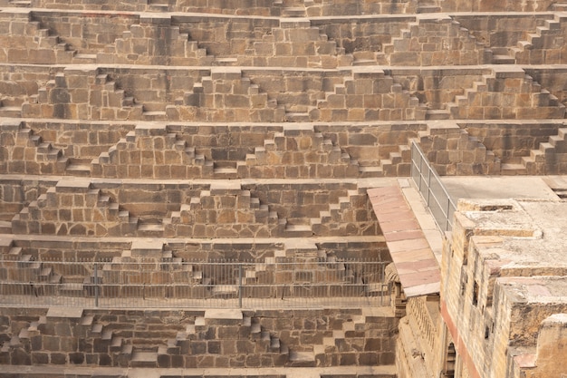 Stepwell Chand Baori situé dans le village d&#39;Abhaneri près de Jaipur en Inde.