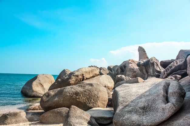 Stond sur la plage ressemblant à un pénis au sud de la Thaïlande