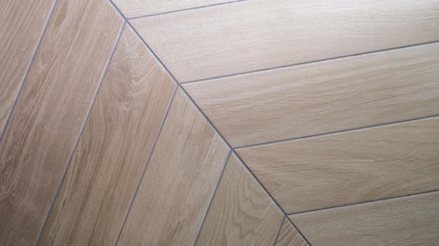 Stratifié ou parquet en bois à l'intérieur