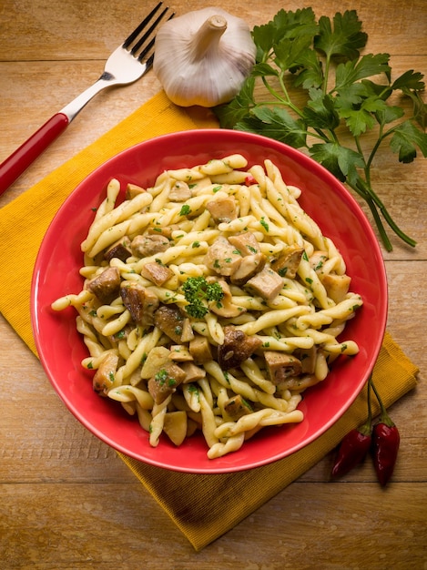 Strozzapreti aux champignons