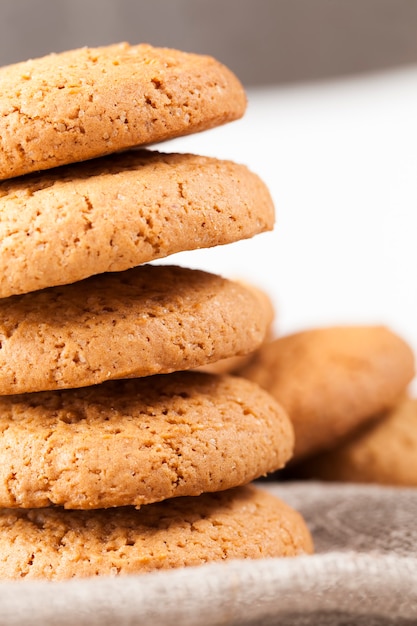 La structure poreuse des vrais cookies ronds