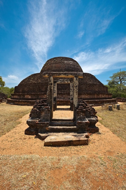 Stupe de dagoba bouddhiste antique Pabula Vihara Sri Lanka