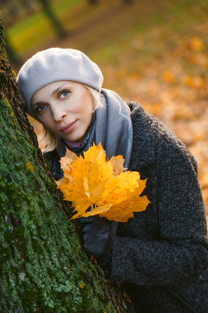 Style jeune femme blonde