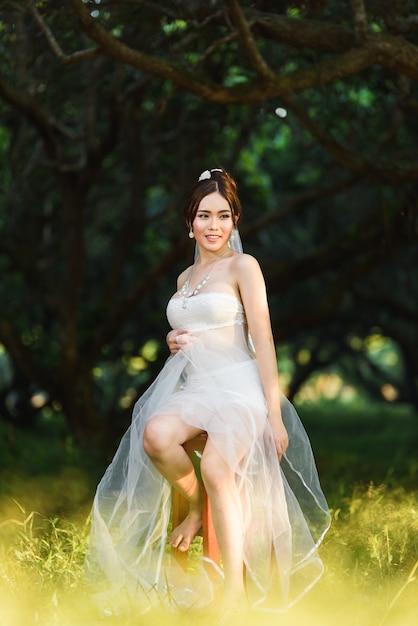 Style de mariage thai asiatique fille lingerie sexy dame