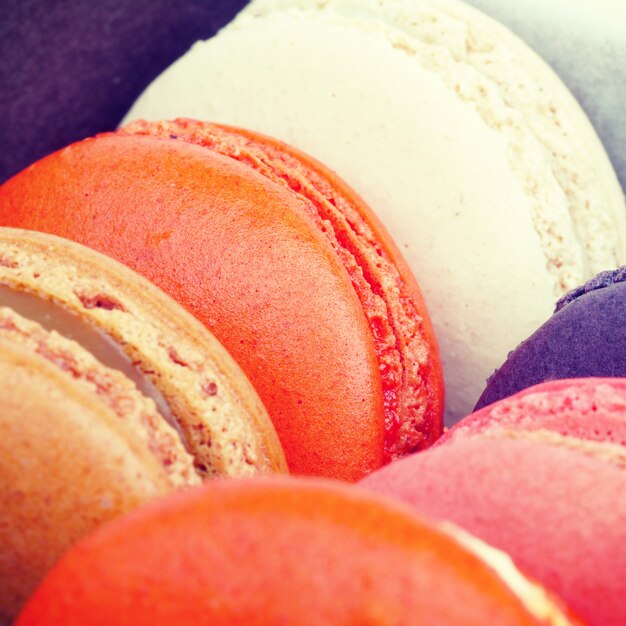 Photo style rétro-vintage des macarons français doux et coloré