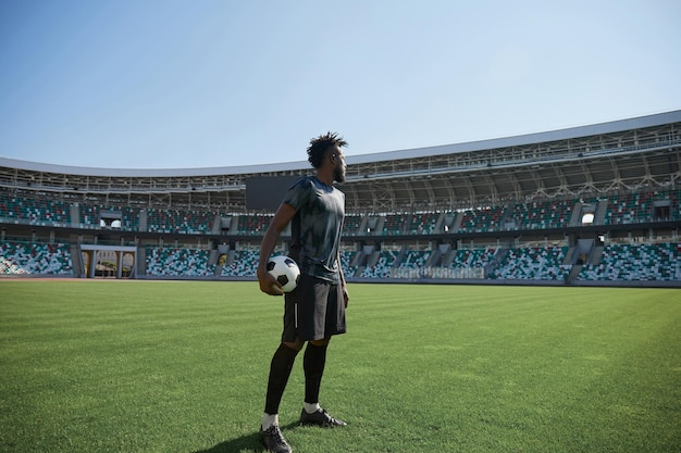 Photo style de vie de football l'homme joue le jeu de match grand rêve futur joueur professionnel