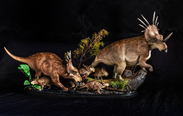 Le Styracosaurus est un dinosaure dans le noir.