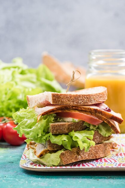 Super sandwich tour avec des légumes frais