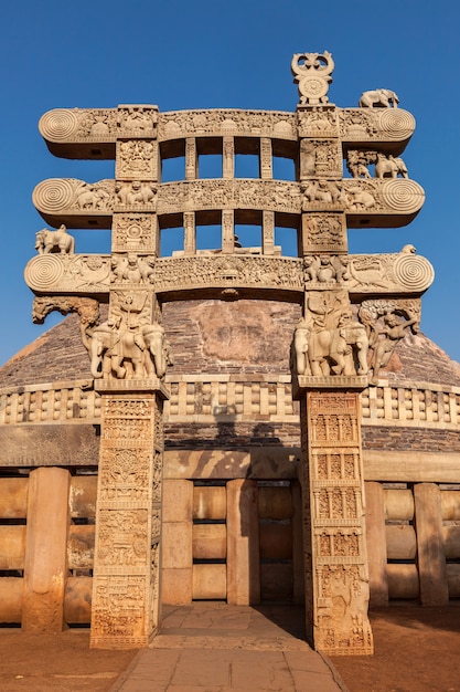 Super stupa. Sanchi, Madhya Pradesh, Inde