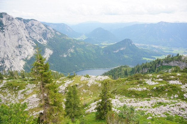 Superbe paysage montagneux tourné dans la région d'Ausseerland en Autriche