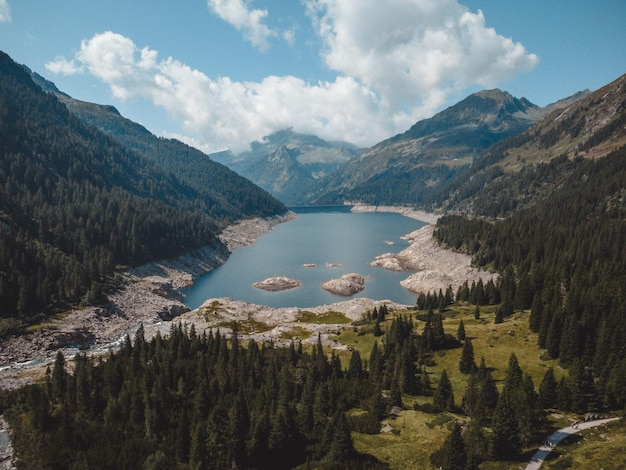 Une superbe vue sur le lac MALGA BISSINA et sur le Val di fumo