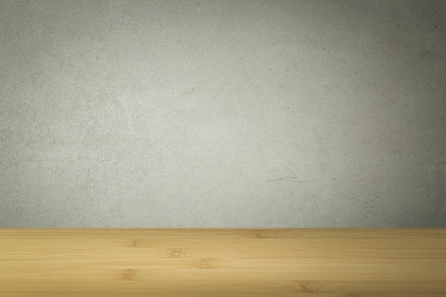 Surface en béton avec table en bois vide