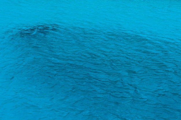 La surface bleue de la vue de dessus de la mer Égée Fond naturel