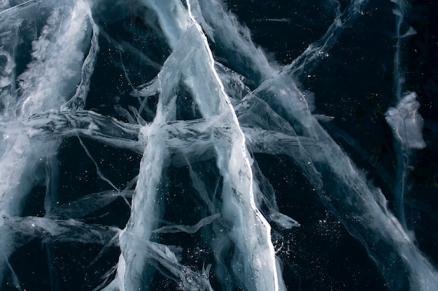 Surface du lac gelé au lac Baïkal, Russie
