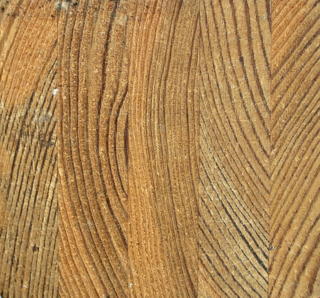 Surface lisse en bois clair avec grains texturés