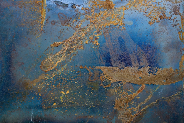 Surface de métal rouillé avec des traces de corrosion et de saleté