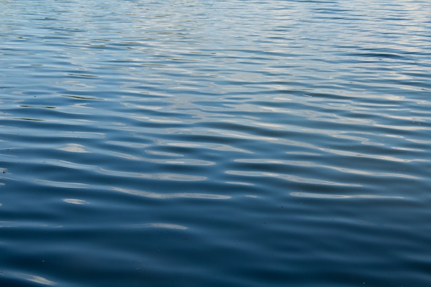 Surface de la rivière bleue