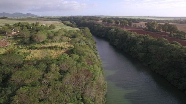 Survoler la rivière sur l'île Maurice