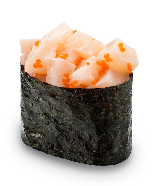 Sushi gunkan avec pétoncle et tobiko sur fond blanc isolé