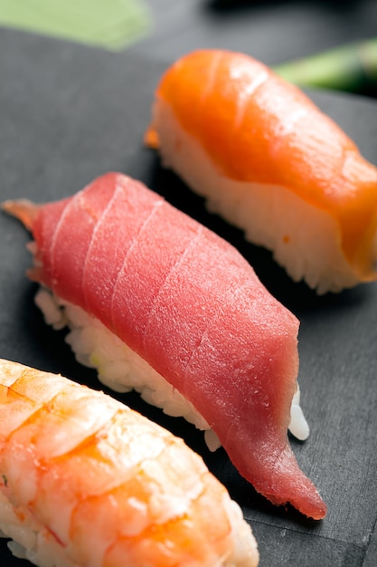 Sushi japonais traditionnel