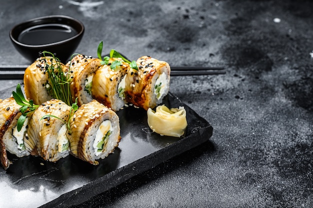Sushi roll, Maki sushi avec anguille fumée et concombre