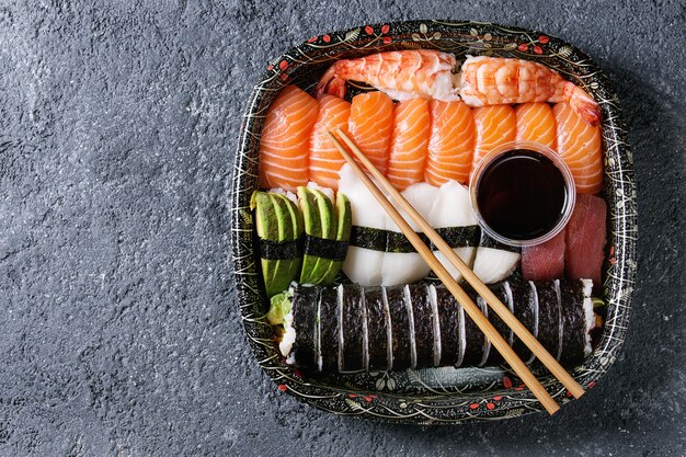 Sushi Set nigiri et rouleaux