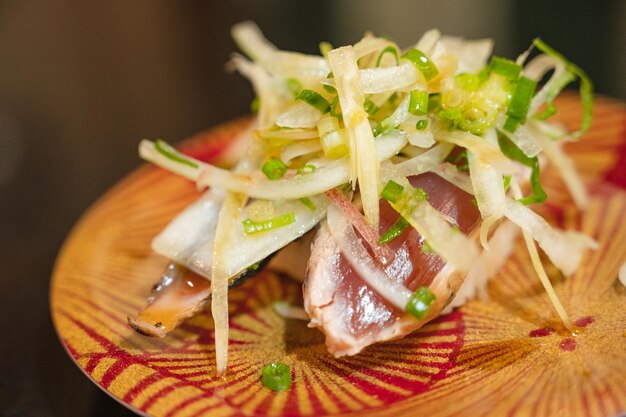 Des sushis sur bande transporteuse