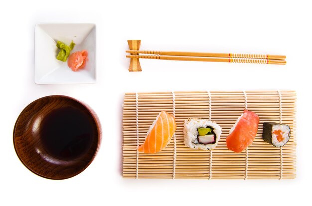 Photo les sushis traditionnels