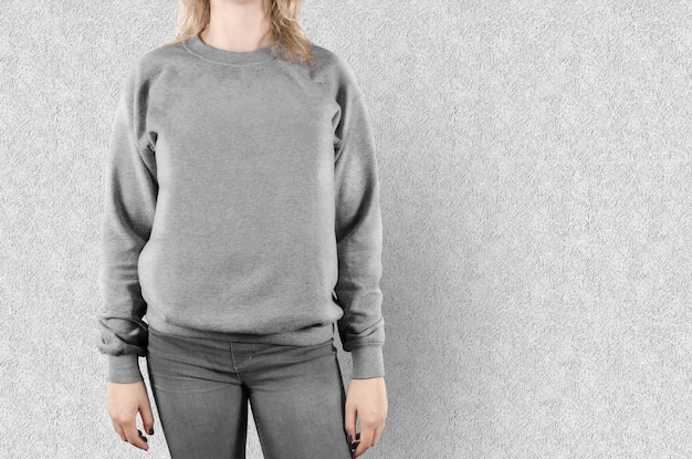 Sweat-shirt femme blanc mock up isolé