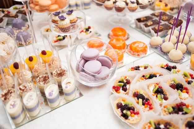 Sweet Table à La Fête De Mariage