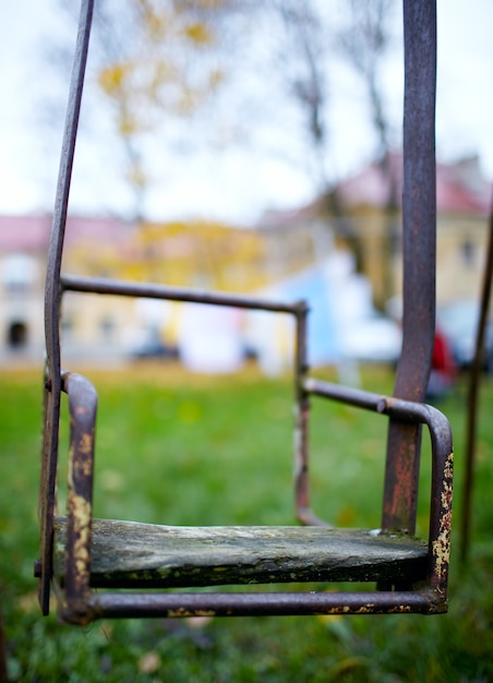 Photo le swing de l'enfant brisé.