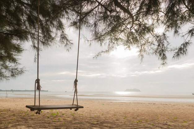 Swing sous l&#39;arbre