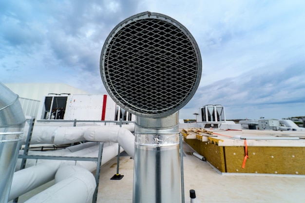 Le système de climatisation et de ventilation d'un grand bâtiment industriel