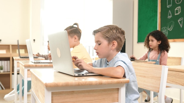 Système de logiciel de programmation pour enfants caucasiens et apprentissage du codage Pédagogie