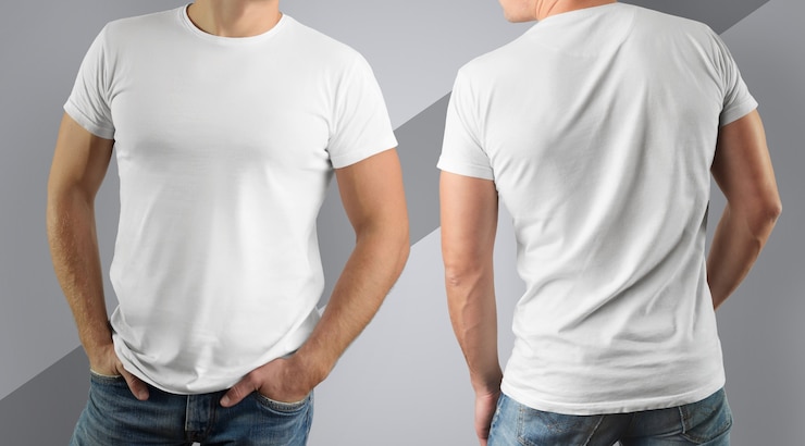 Photo t-shirt blanc sur homme musclé sur mur gris. vue de face et de dos.